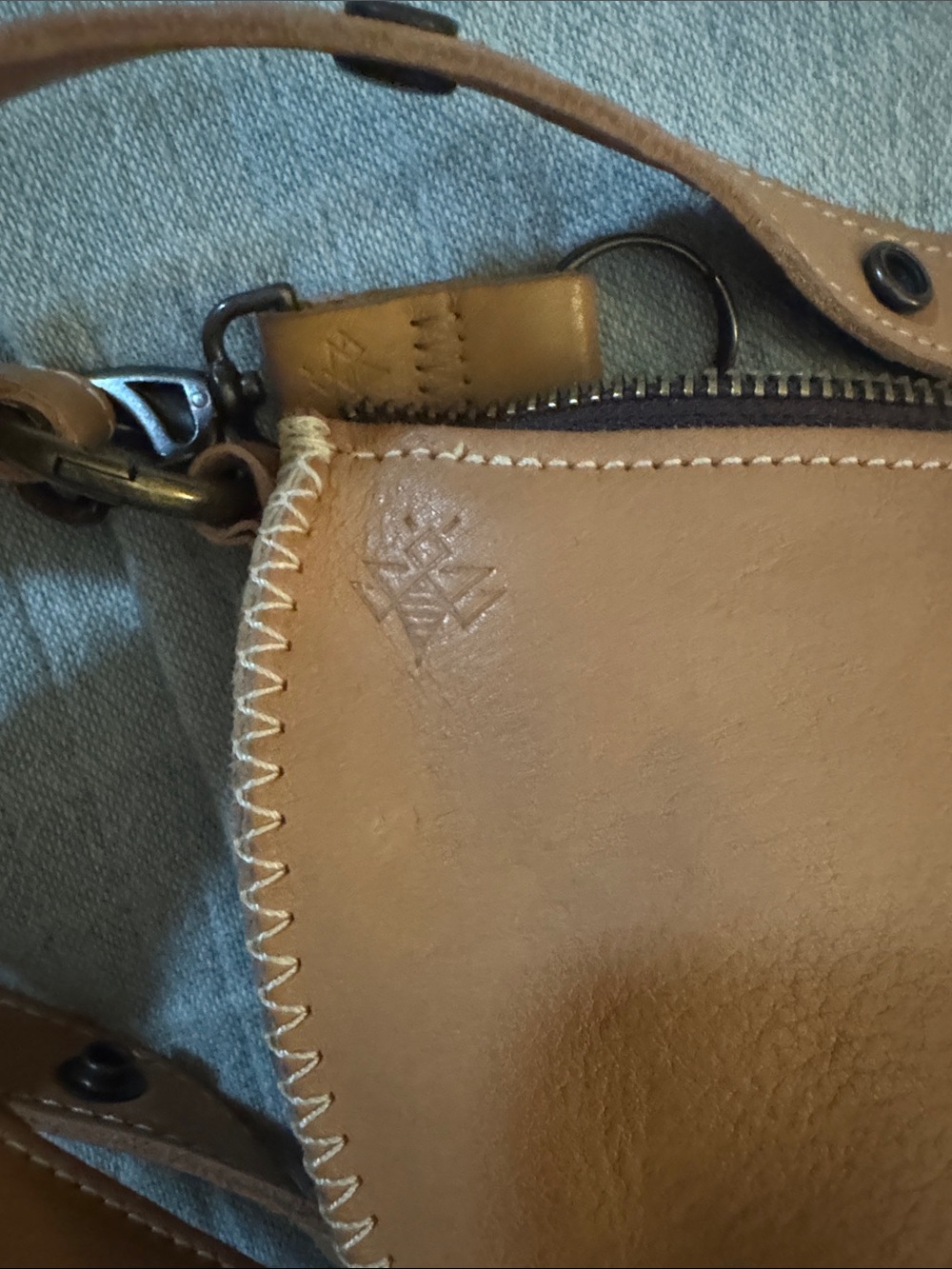 Lyons Leather Co. Queen Bee Leather Half-Moon Crossbody Bag in Blush - Picture 2 of 4